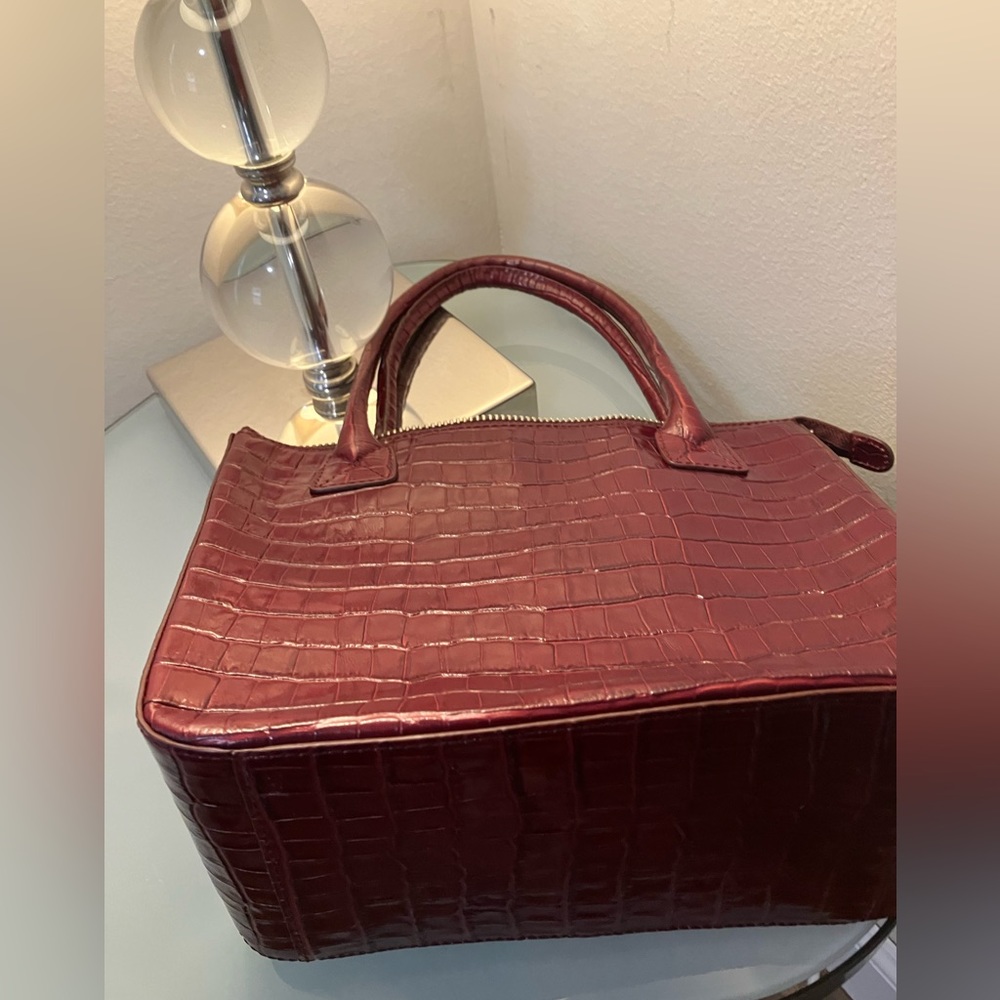 Maxx New York hand bag, lightly used. No flaws. - Picture 2 of 7